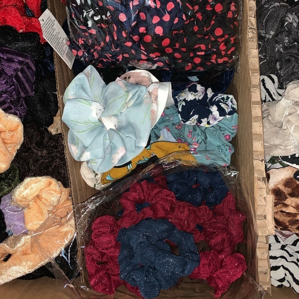 Random Assorted 100 Hair Tie Scrunchies Mixed Lot - Picture 8 of 14